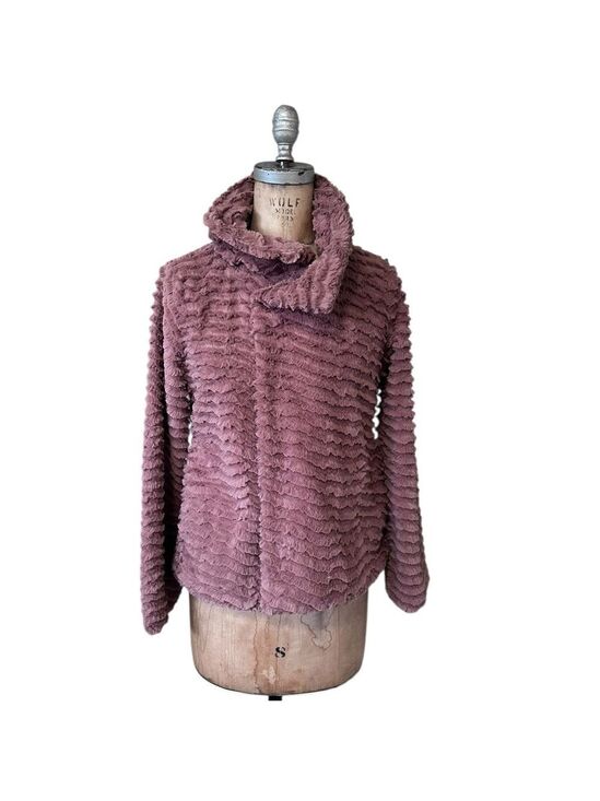 Patagonia Jackets & Blazers - Patagonia Women’s Pelage Faux Fur Pink Mauve Full Zip Asymmetrical Size S EUC